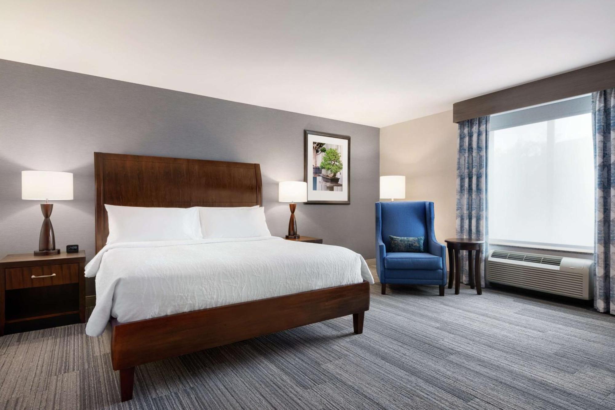 Hilton Garden Inn Stony Brook Exteriör bild