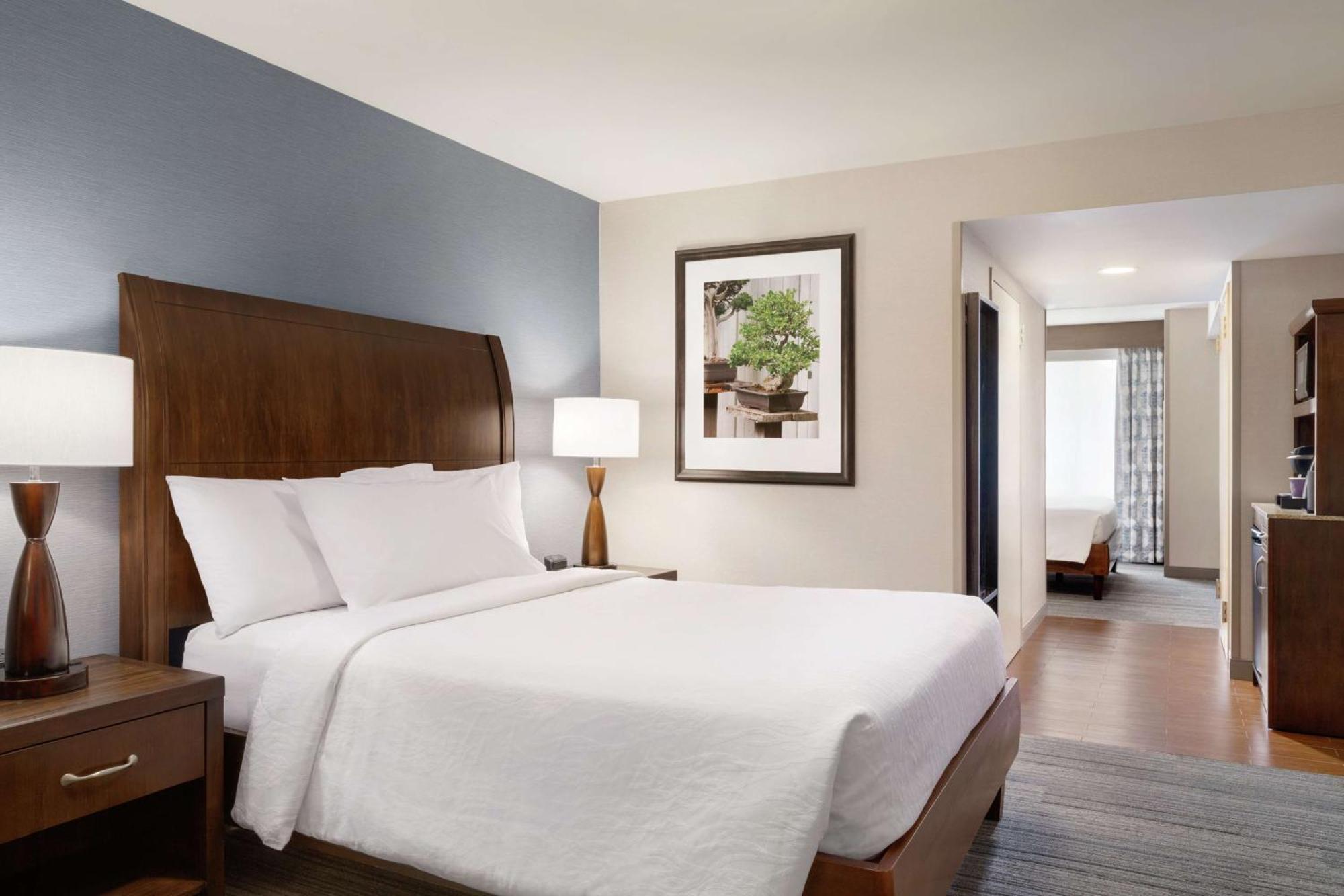Hilton Garden Inn Stony Brook Exteriör bild